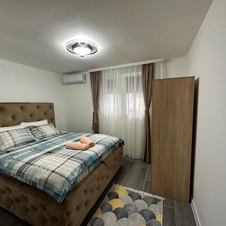 Vucinic Studio Apartment Cetinje Bagian luar foto